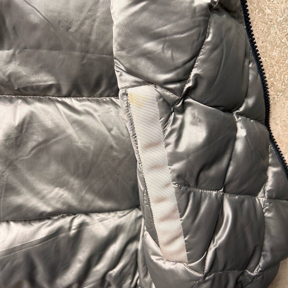 lululemon Reversible Camouflage hooded Puffer Vest - Picture 5 of 13